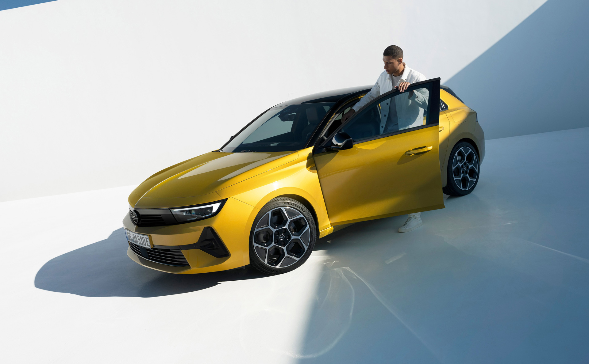 2022 Opel Astra Front Three-Quarter Wallpapers (10)