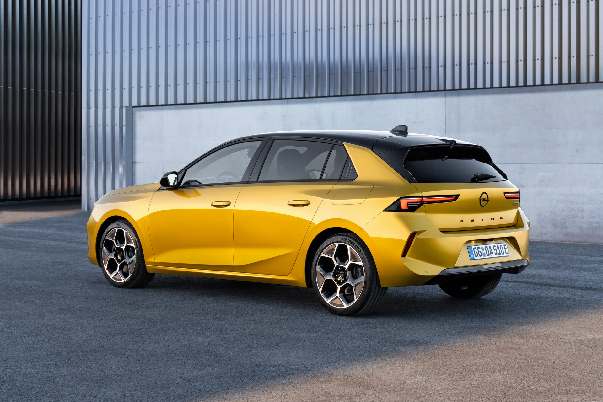 2022 Opel Astra Rear Three-Quarter Wallpapers (5)