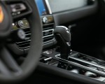 2022 Porsche Macan GTS (Color: Carmine Red) Central Console Wallpapers 150x120 (59)