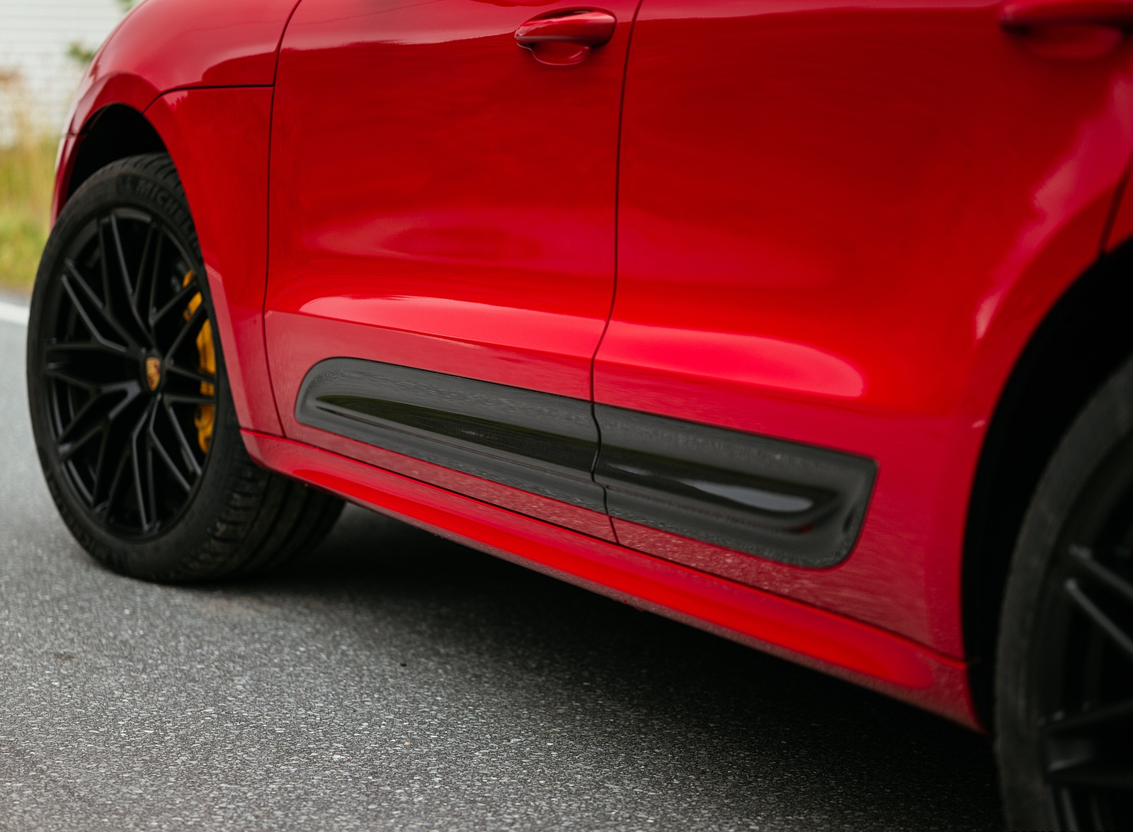 2022 Porsche Macan GTS (Color: Carmine Red) Detail Wallpapers #49 of 229