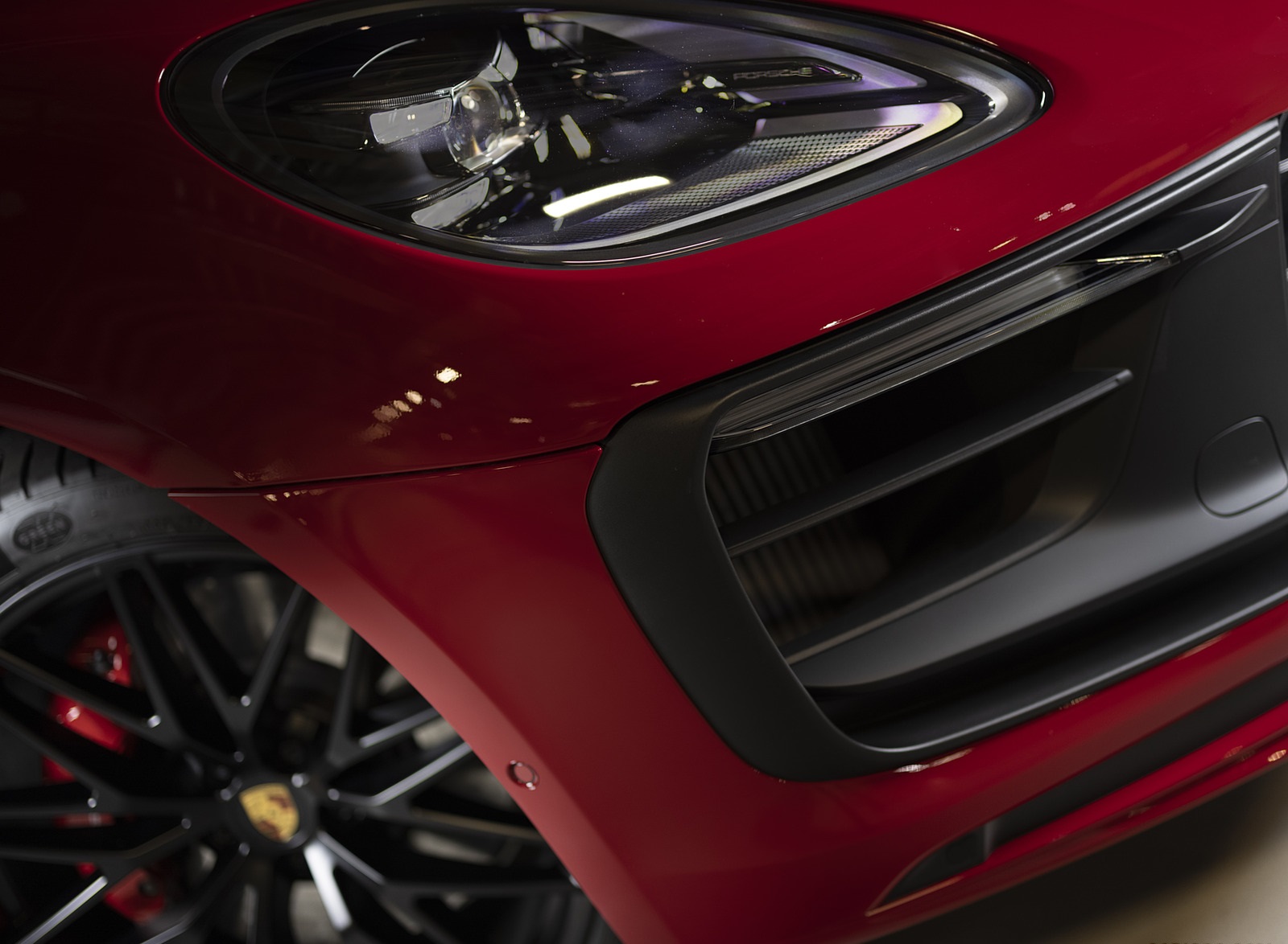 2022 Porsche Macan GTS (Color: Carmine Red) Detail Wallpapers #213 of 229