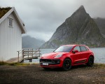 2022 Porsche Macan GTS (Color: Carmine Red) Front Three-Quarter Wallpapers 150x120 (38)