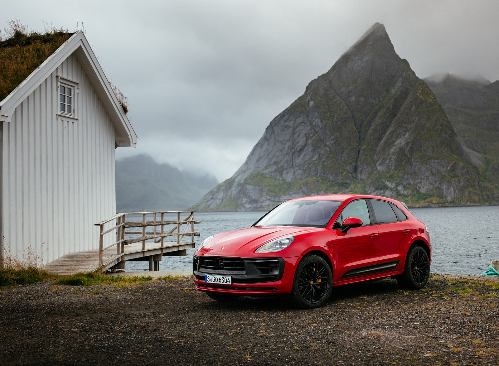 2022 Porsche Macan GTS (Color: Carmine Red) Front Three-Quarter Wallpapers #38 of 229