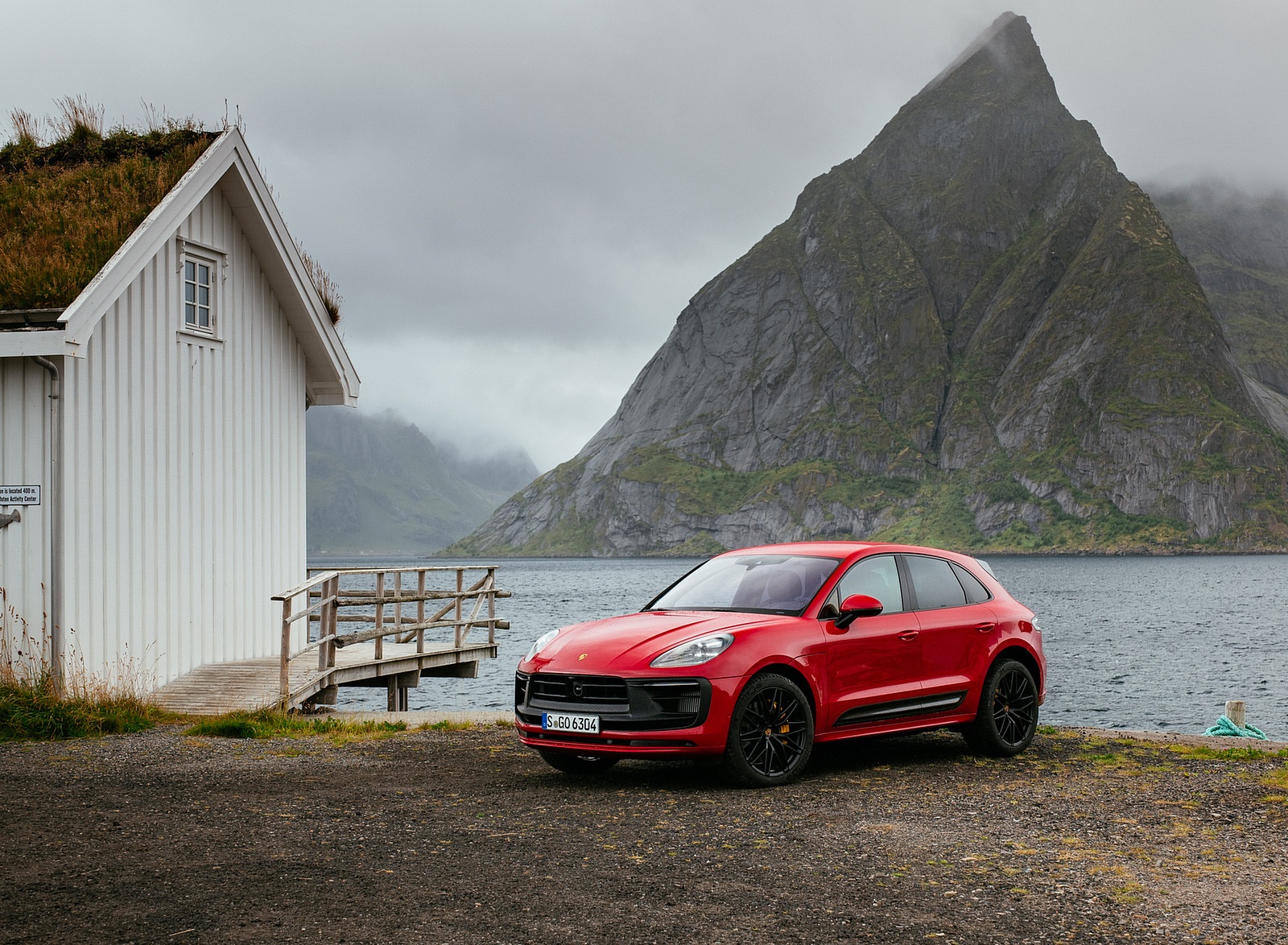 2022 Porsche Macan GTS (Color: Carmine Red) Front Three-Quarter Wallpapers #37 of 229