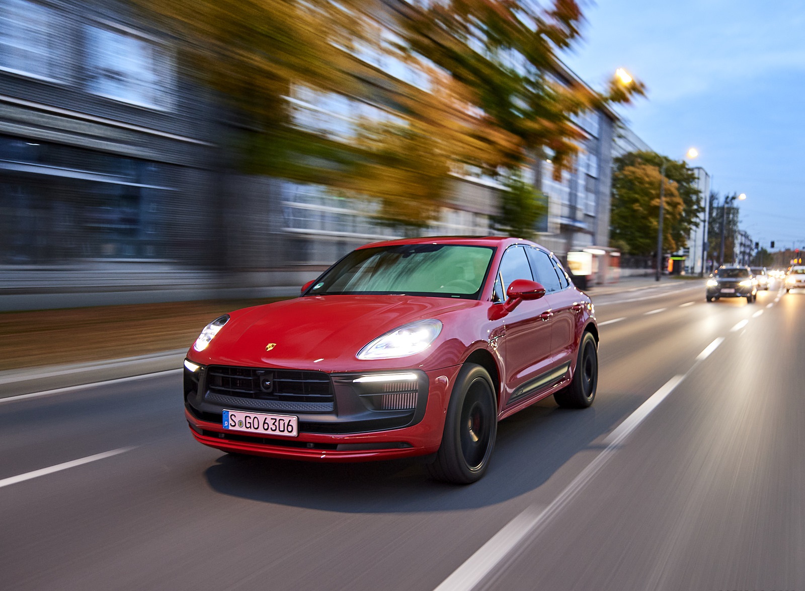 2022 Porsche Macan GTS (Color: Carmine Red) Front Three-Quarter Wallpapers #185 of 229