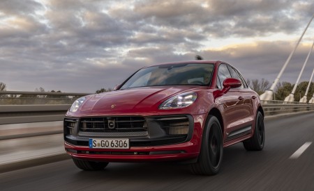 2022 Porsche Macan GTS (Color: Carmine Red) Front Three-Quarter Wallpapers 450x275 (198)