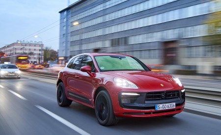 2022 Porsche Macan GTS (Color: Carmine Red) Front Three-Quarter Wallpapers 450x275 (184)