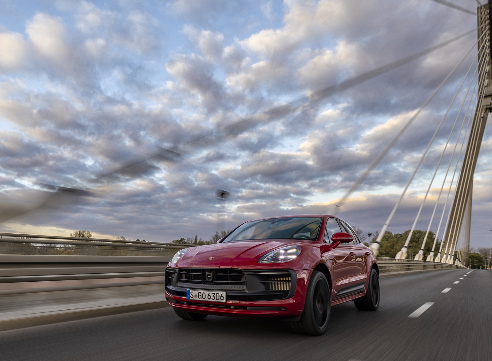 2022 Porsche Macan GTS (Color: Carmine Red) Front Three-Quarter Wallpapers #200 of 229