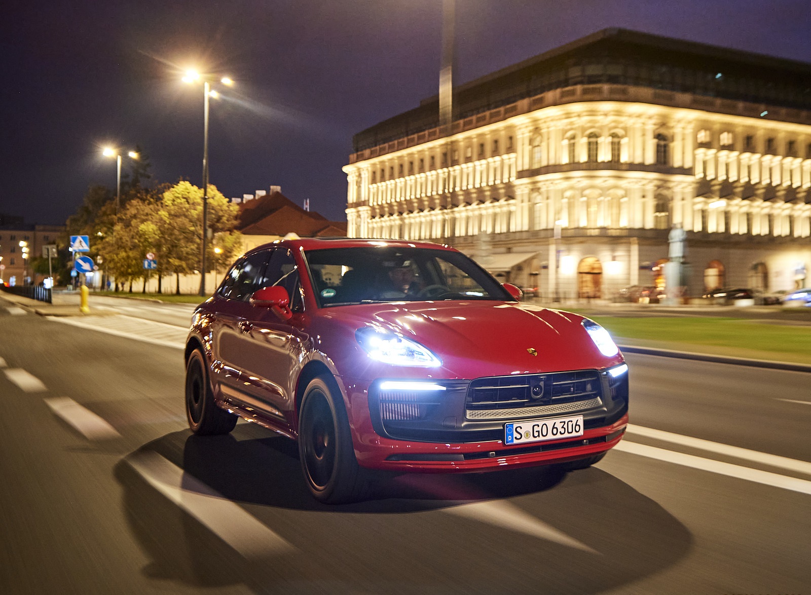 2022 Porsche Macan GTS (Color: Carmine Red) Front Three-Quarter Wallpapers #187 of 229