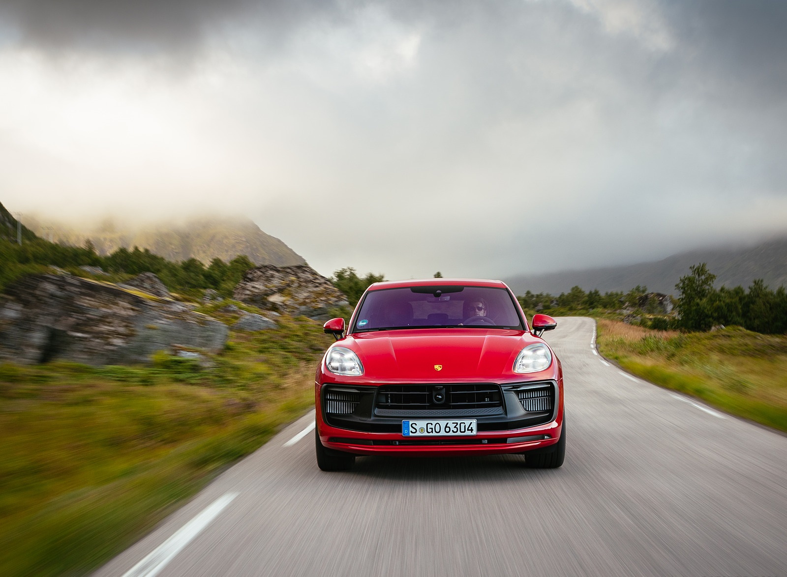 2022 Porsche Macan GTS (Color: Carmine Red) Front Wallpapers #17 of 229