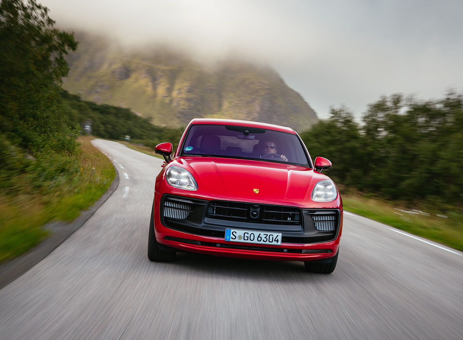 2022 Porsche Macan GTS (Color: Carmine Red) Front Wallpapers #14 of 229