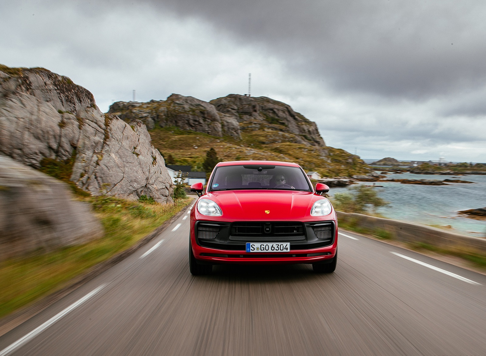 2022 Porsche Macan GTS (Color: Carmine Red) Front Wallpapers #29 of 229