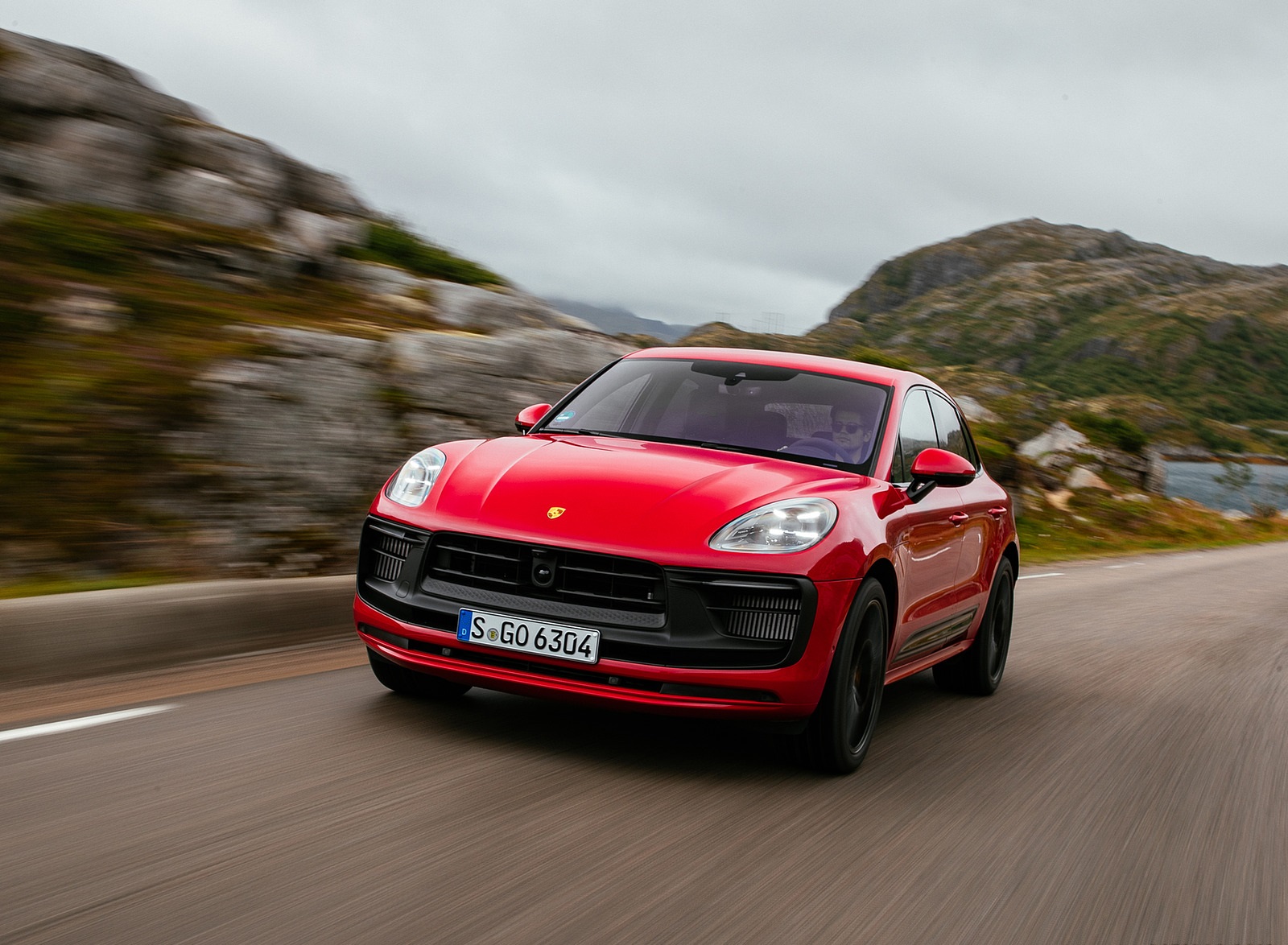 2022 Porsche Macan GTS (Color: Carmine Red) Front Wallpapers #30 of 229
