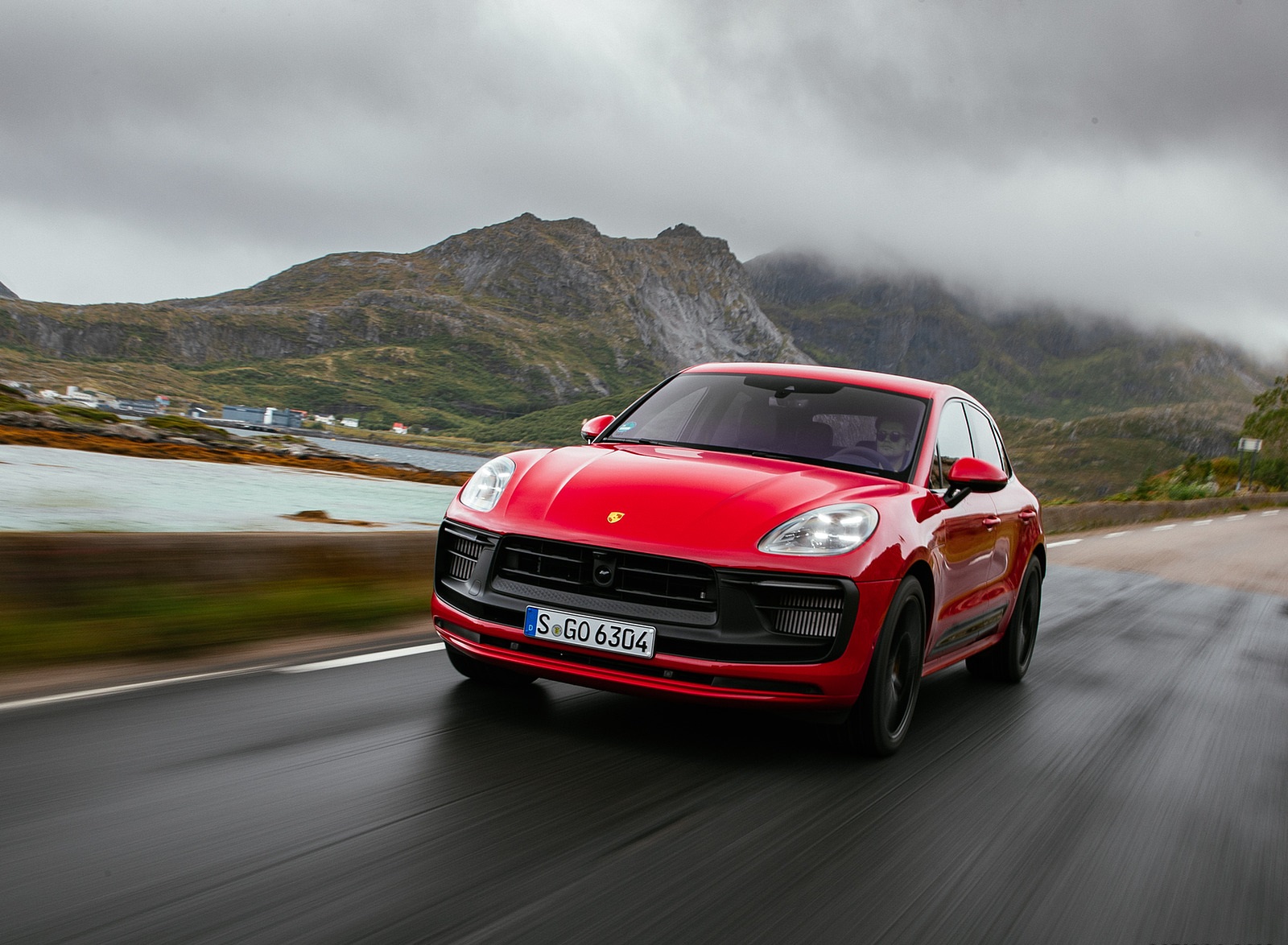 2022 Porsche Macan GTS (Color: Carmine Red) Front Wallpapers #31 of 229