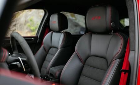 2022 Porsche Macan GTS (Color: Carmine Red) Interior Front Seats Wallpapers 450x275 (64)