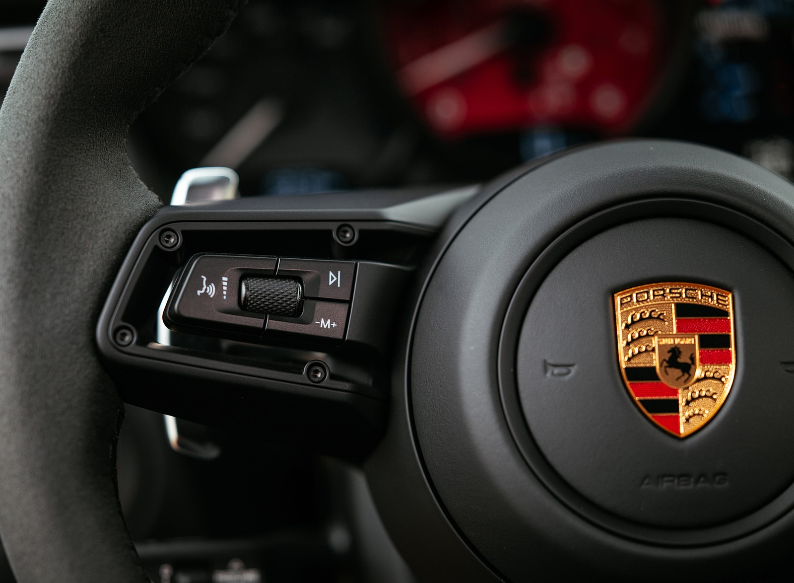 2022 Porsche Macan GTS (Color: Carmine Red) Interior Steering Wheel Wallpapers #58 of 229