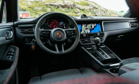 2022 Porsche Macan GTS (Color: Carmine Red) Interior Wallpapers 450x275 (54)