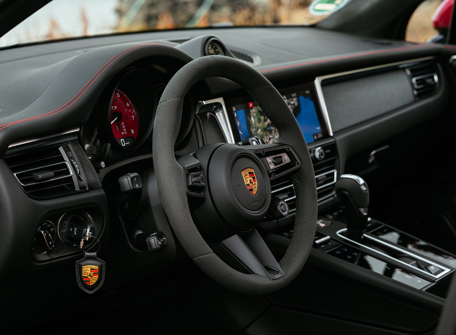 2022 Porsche Macan GTS (Color: Carmine Red) Interior Wallpapers #55 of 229
