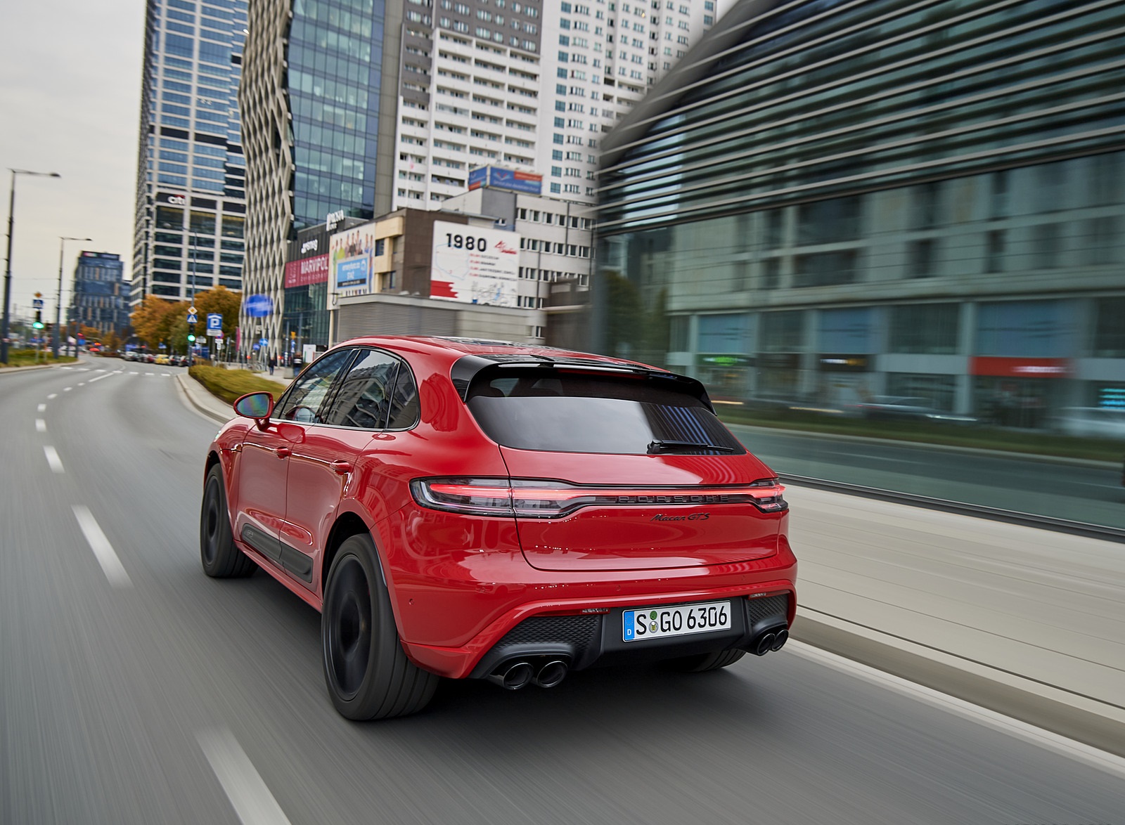 2022 Porsche Macan GTS (Color: Carmine Red) Rear Three-Quarter Wallpapers #204 of 229