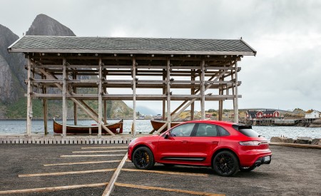 2022 Porsche Macan GTS (Color: Carmine Red) Side Wallpapers 450x275 (45)