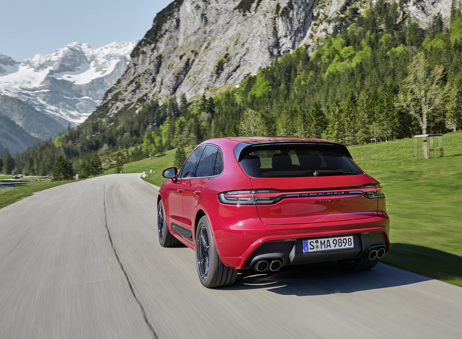 2022 Porsche Macan GTS Rear Wallpapers (2)