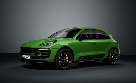 2022 Porsche Macan GTS with Sport Package Front Three-Quarter Wallpapers 450x275 (167)