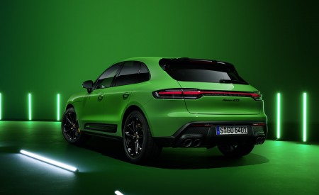 2022 Porsche Macan GTS with Sport Package Rear Three-Quarter Wallpapers 450x275 (153)
