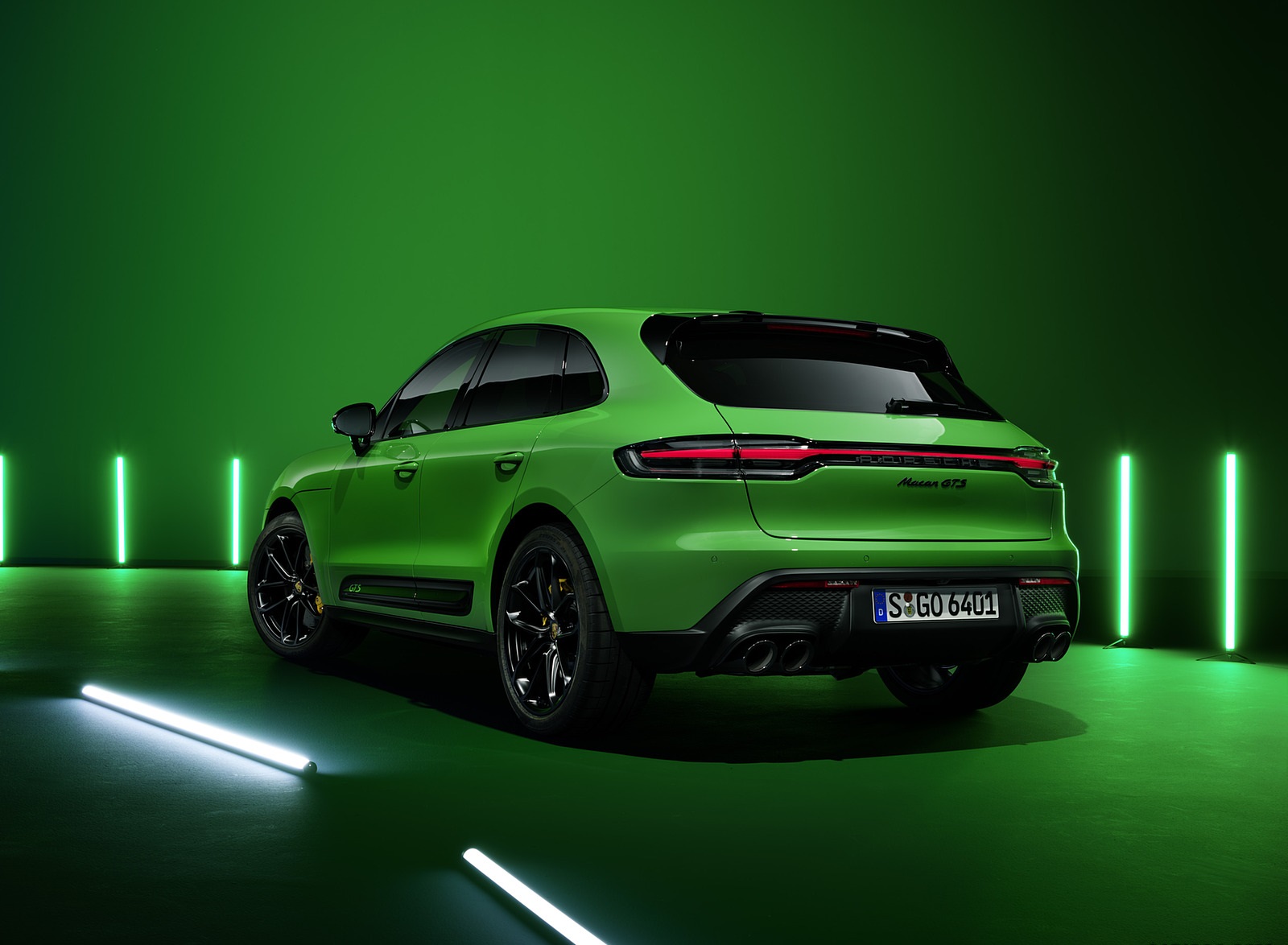 2022 Porsche Macan GTS with Sport Package Rear Three-Quarter Wallpapers #153 of 229