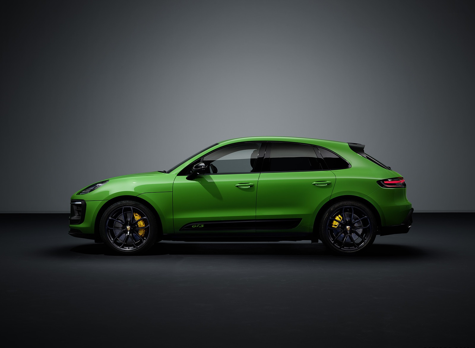 2022 Porsche Macan GTS with Sport Package Side Wallpapers #172 of 229