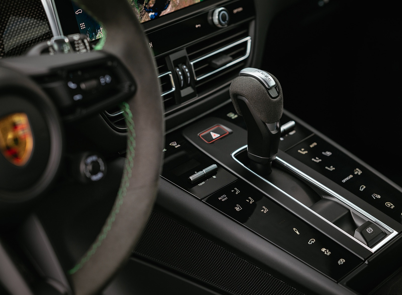 2022 Porsche Macan GTS with Sport package (Color: Python Green) Central Console Wallpapers #143 of 229
