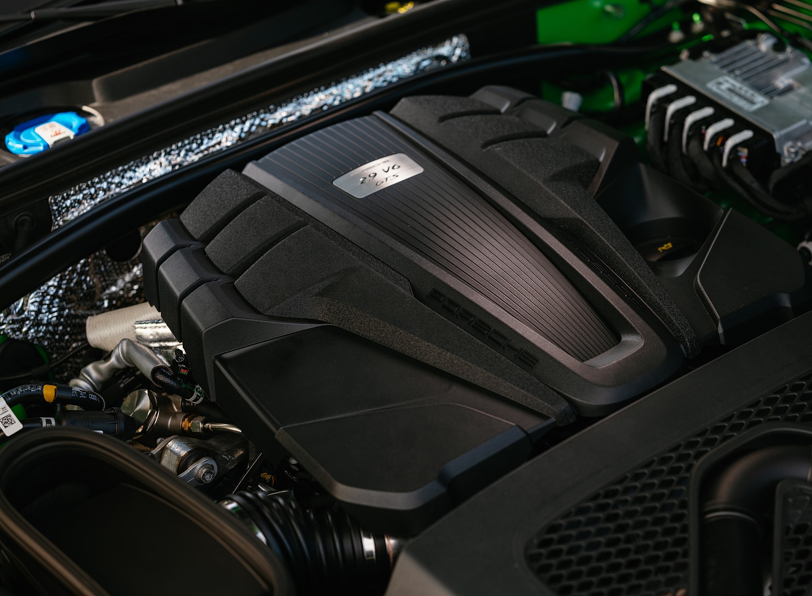 2022 Porsche Macan GTS with Sport package (Color: Python Green) Engine Wallpapers #133 of 229