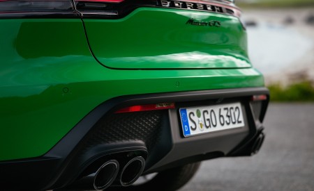 2022 Porsche Macan GTS with Sport package (Color: Python Green) Exhaust Wallpapers 450x275 (128)