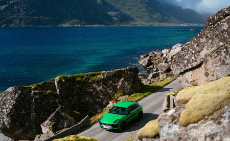 2022 Porsche Macan GTS with Sport package (Color: Python Green) Front Three-Quarter Wallpapers 450x275 (88)