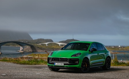 2022 Porsche Macan GTS with Sport package (Color: Python Green) Front Three-Quarter Wallpapers 450x275 (109)