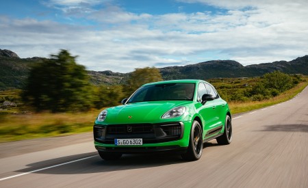 2022 Porsche Macan GTS with Sport package (Color: Python Green) Front Wallpapers 450x275 (78)
