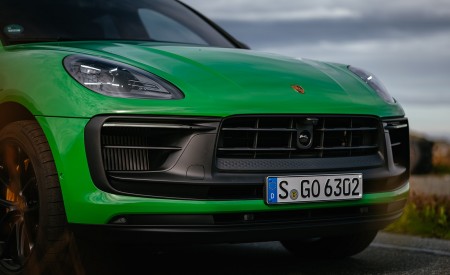 2022 Porsche Macan GTS with Sport package (Color: Python Green) Front Wallpapers 450x275 (120)