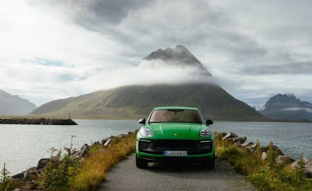 2022 Porsche Macan GTS with Sport package (Color: Python Green) Front Wallpapers 450x275 (98)