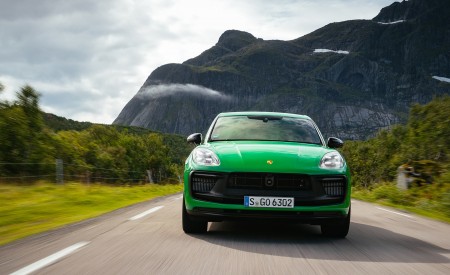 2022 Porsche Macan GTS with Sport package (Color: Python Green) Front Wallpapers 450x275 (72)