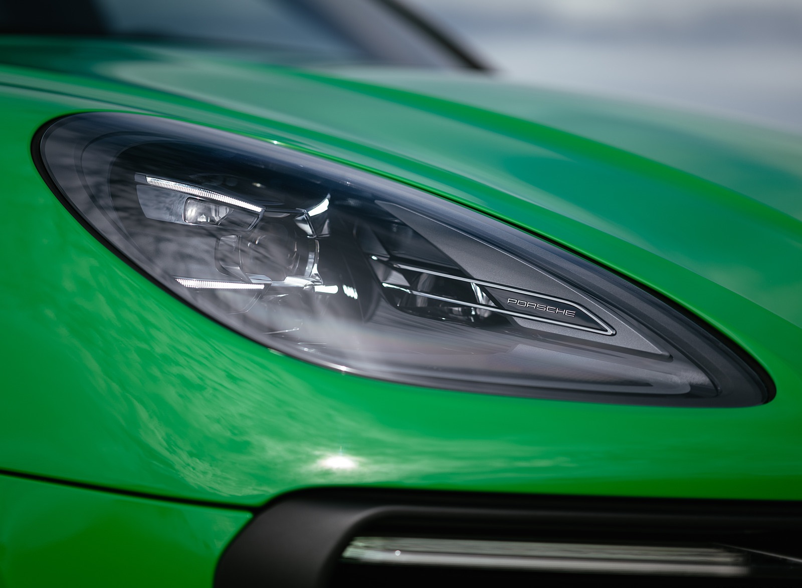 2022 Porsche Macan GTS with Sport package (Color: Python Green) Headlight Wallpapers #122 of 229