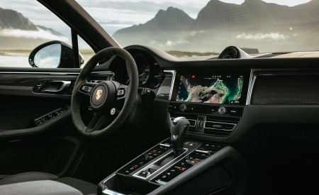 2022 Porsche Macan GTS with Sport package (Color: Python Green) Interior Wallpapers 450x275 (140)
