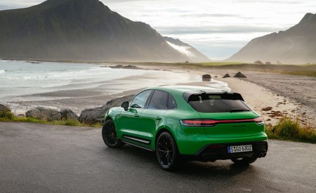 2022 Porsche Macan GTS with Sport package (Color: Python Green) Rear Three-Quarter Wallpapers 450x275 (116)