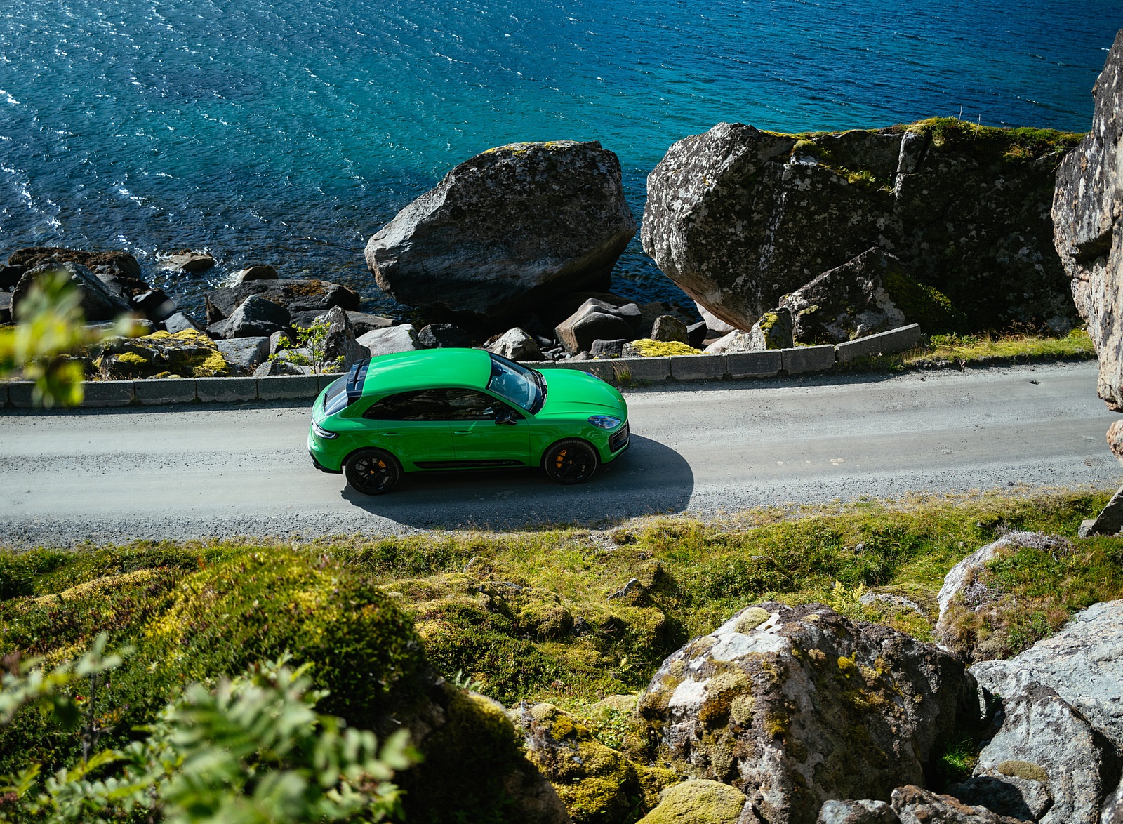2022 Porsche Macan GTS with Sport package (Color: Python Green) Top Wallpapers #91 of 229