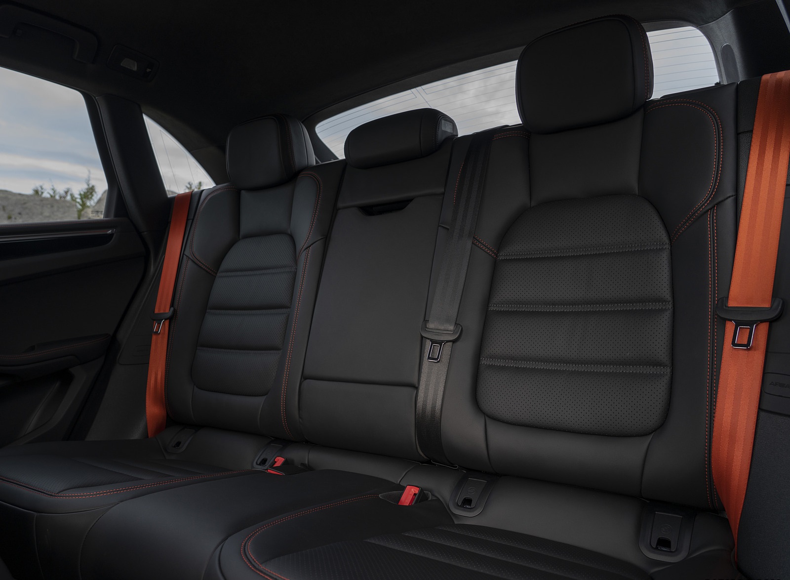 2022 Porsche Macan S (Color: Papaya Metallic) Interior Rear Seats Wallpapers #117 of 222