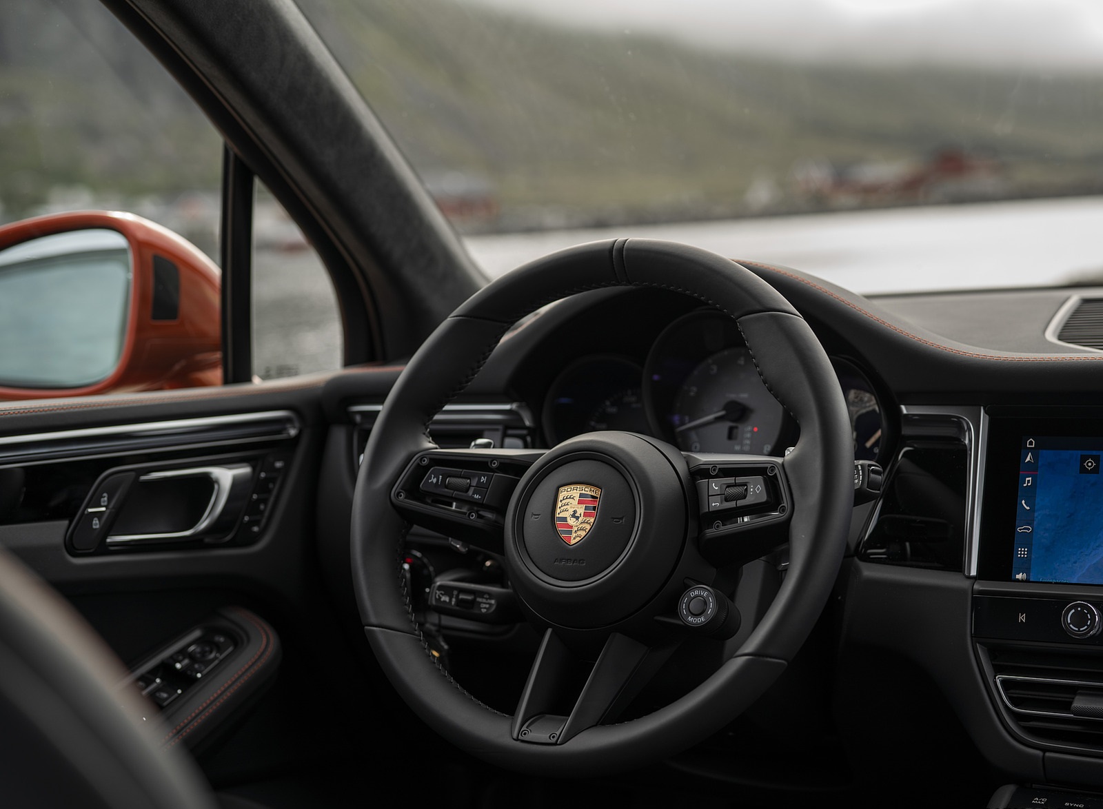 2022 Porsche Macan S (Color: Papaya Metallic) Interior Steering Wheel Wallpapers #100 of 222