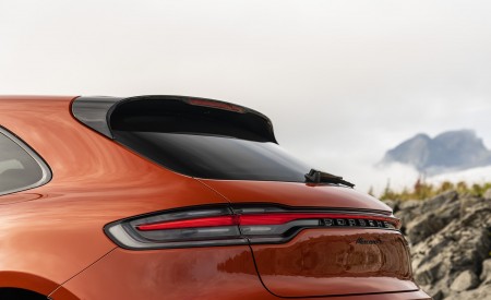 2022 Porsche Macan S (Color: Papaya Metallic) Tail Light Wallpapers 450x275 (90)