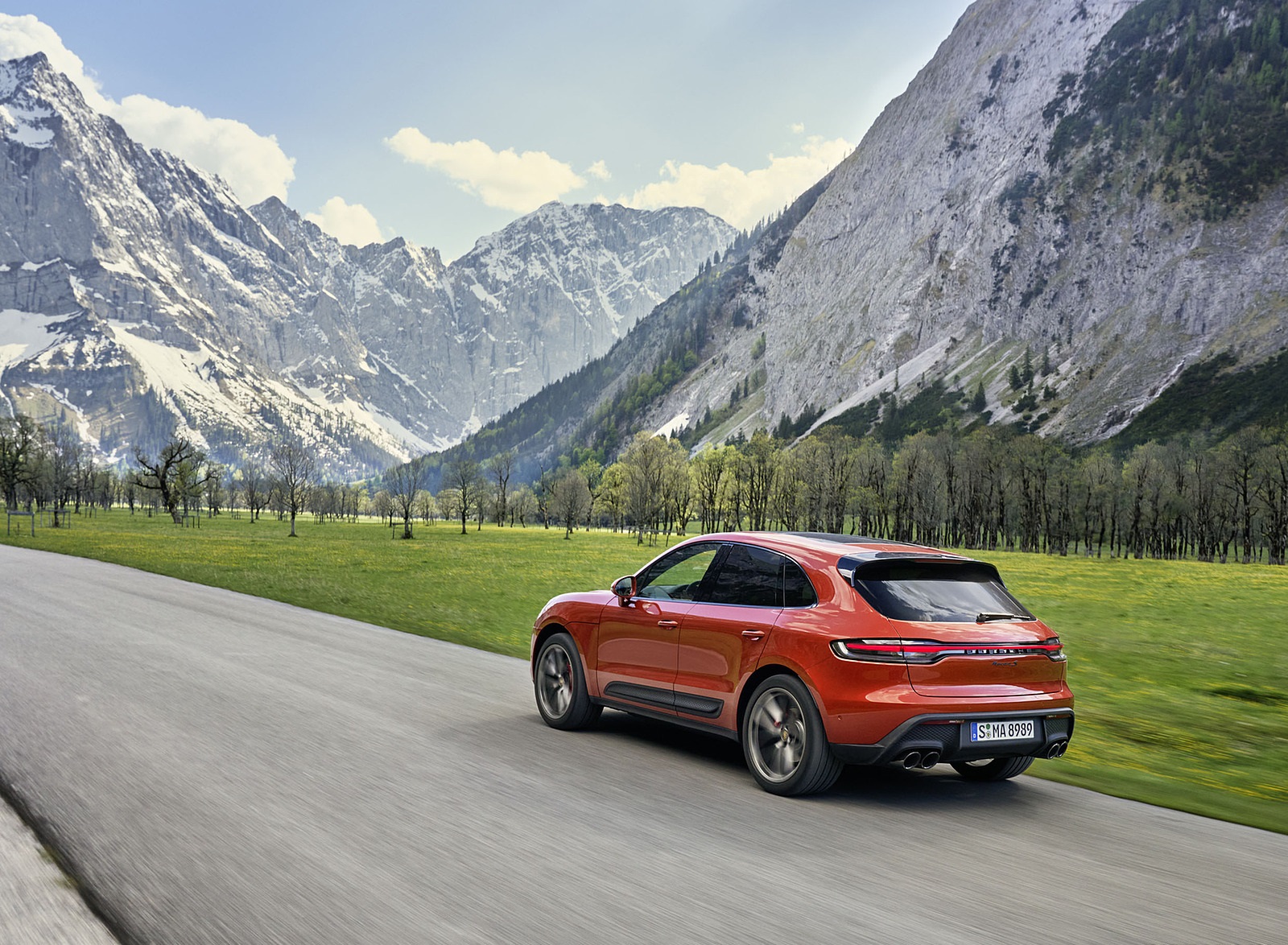 2022 Porsche Macan S Rear Three-Quarter Wallpapers (2)