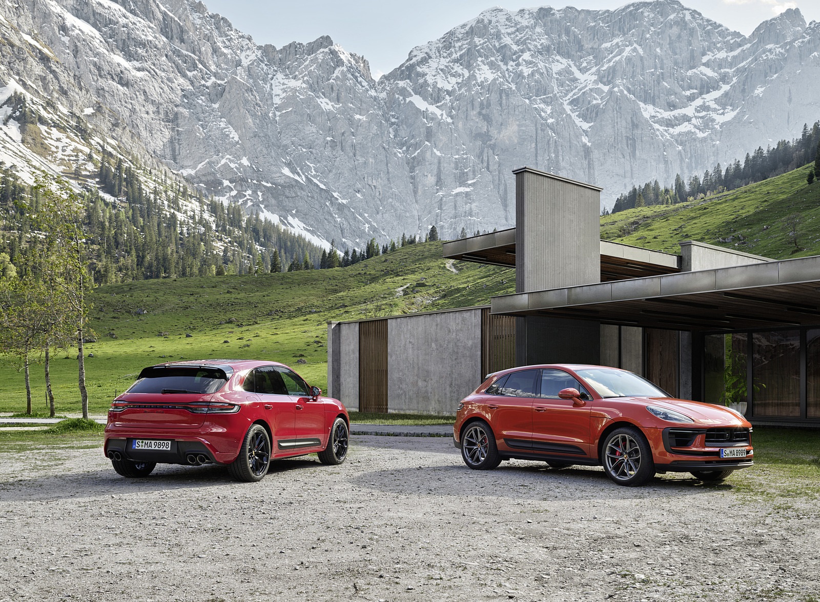 2022 Porsche Macan S and Macan GTS Wallpapers (9)