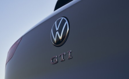 2022 Volkswagen Golf GTI (US-Spec) Badge Wallpapers 450x275 (80)