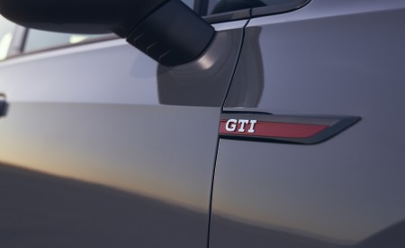 2022 Volkswagen Golf GTI (US-Spec) Detail Wallpapers 450x275 (78)