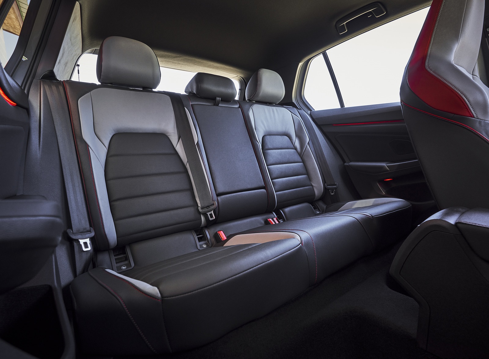 2022 Volkswagen Golf GTI (US-Spec) Interior Rear Seats Wallpapers #34 of 127